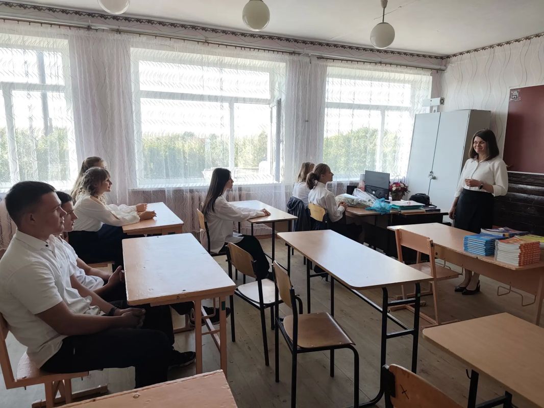 Сегодня специалисты территориального отделения Государственного казенного учреждения «Республиканский центр занятости населения Луганской Народной Республики» в городе Краснодоне и Краснодонском районе стали гостями на... Сегодня специалисты территориального отделения Государственного казенного учреждения «Республиканский центр занятости населения Луганской Народной Республики» в городе Краснодоне и Краснодонском районе стали гостями на...