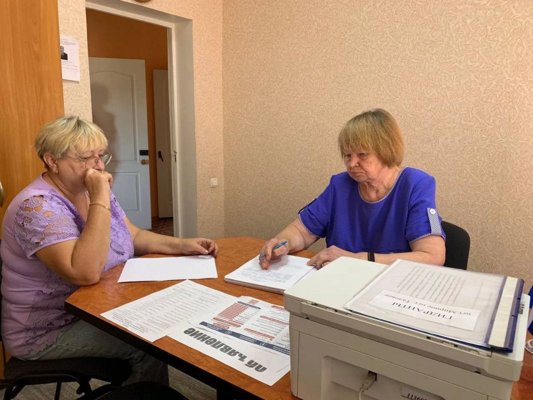 Депутаты Совета Краснодонского муниципального округа Виктор Шабанов и Наталья Полухина провели приемы граждан, в ходе которых взяли в работу вопросы по ЖКХ, благоустройству и пенсиям Депутаты Совета Краснодонского муниципального округа Виктор Шабанов и Наталья Полухина провели приемы граждан, в ходе которых взяли в работу вопросы по ЖКХ, благоустройству и пенсиям