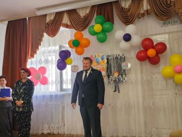 Депутаты Народного Совета поздравили школьников и студентов, а также педагогов ЛНР с Днем знаний