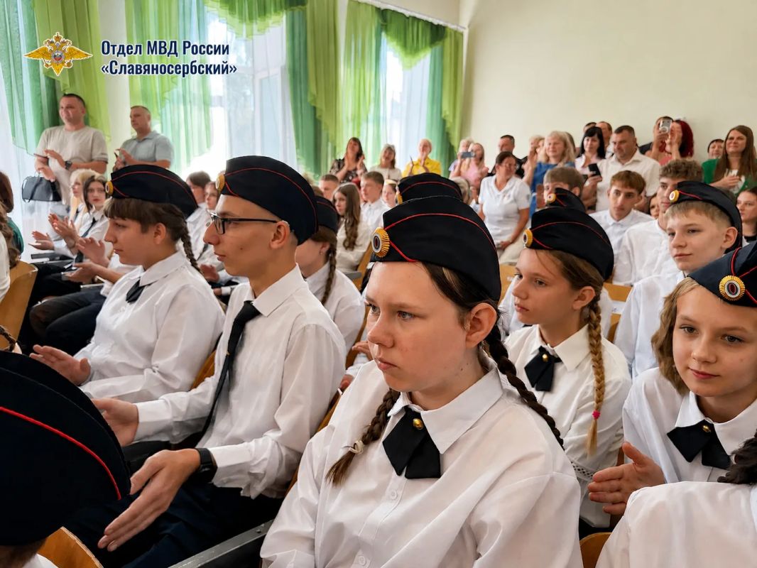 Правоохранители региона поздравили детвору с Днём знаний и пообщались с родителями школьников о безопасности ребят Правоохранители региона поздравили детвору с Днём знаний и пообщались с родителями школьников о безопасности ребят