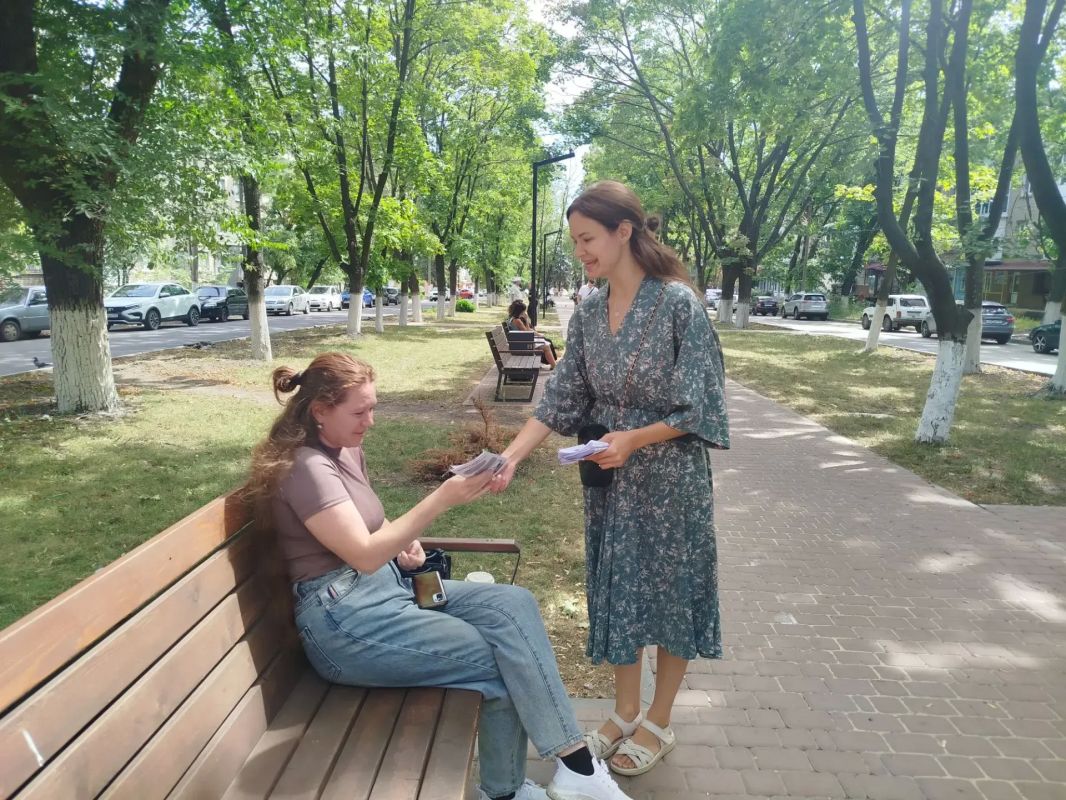 Трезвость — выбор сильных! В Ровеньках прошла акция «Мифы о зависимостях» Трезвость — выбор сильных! В Ровеньках прошла акция «Мифы о зависимостях»
