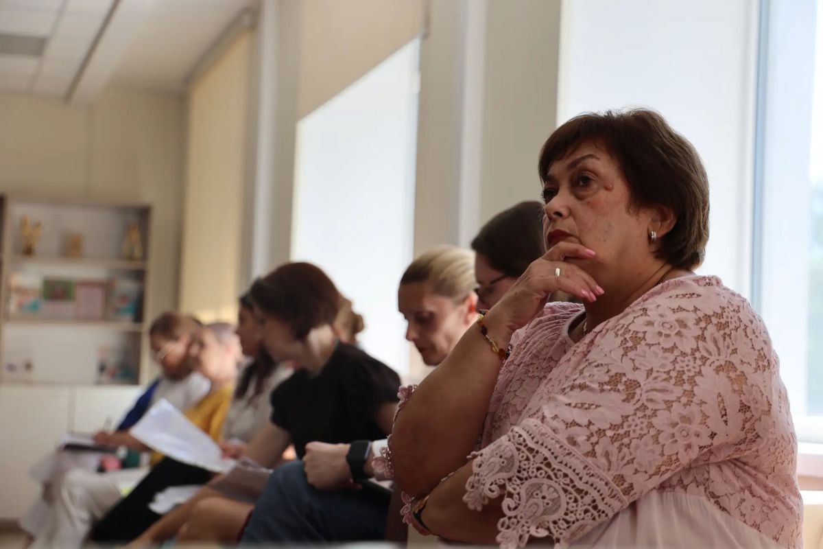 Врио руководителя Отдела МВД России «Ленинский» поблагодарил луганского педагога за помощь, которая уже стала важной частью совместной работы школы и полиции Врио руководителя Отдела МВД России «Ленинский» поблагодарил луганского педагога за помощь, которая уже стала важной частью совместной работы школы и полиции