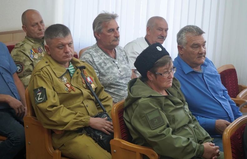 На базе Администрации Свердловского округа ЛНР состоялась встреча представителей общественной организации ветеранов «Боевое братство» На базе Администрации Свердловского округа ЛНР состоялась встреча представителей общественной организации ветеранов «Боевое братство»