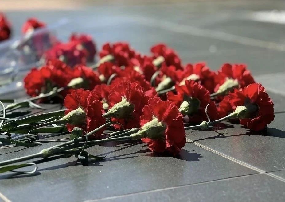 В День освобождения Красного Луча прошла церемония возложения цветов