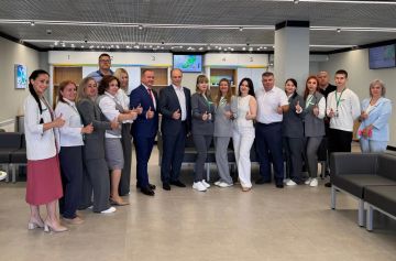 Совместно с управляющим головным отделением по Луганской Народной Республике ПАО Сбербанк Александром Колонцовым и его заместителем Алексеем Кибалко мы открыли офис Сбербанка по ул. Луганское шоссе. Теперь современные...