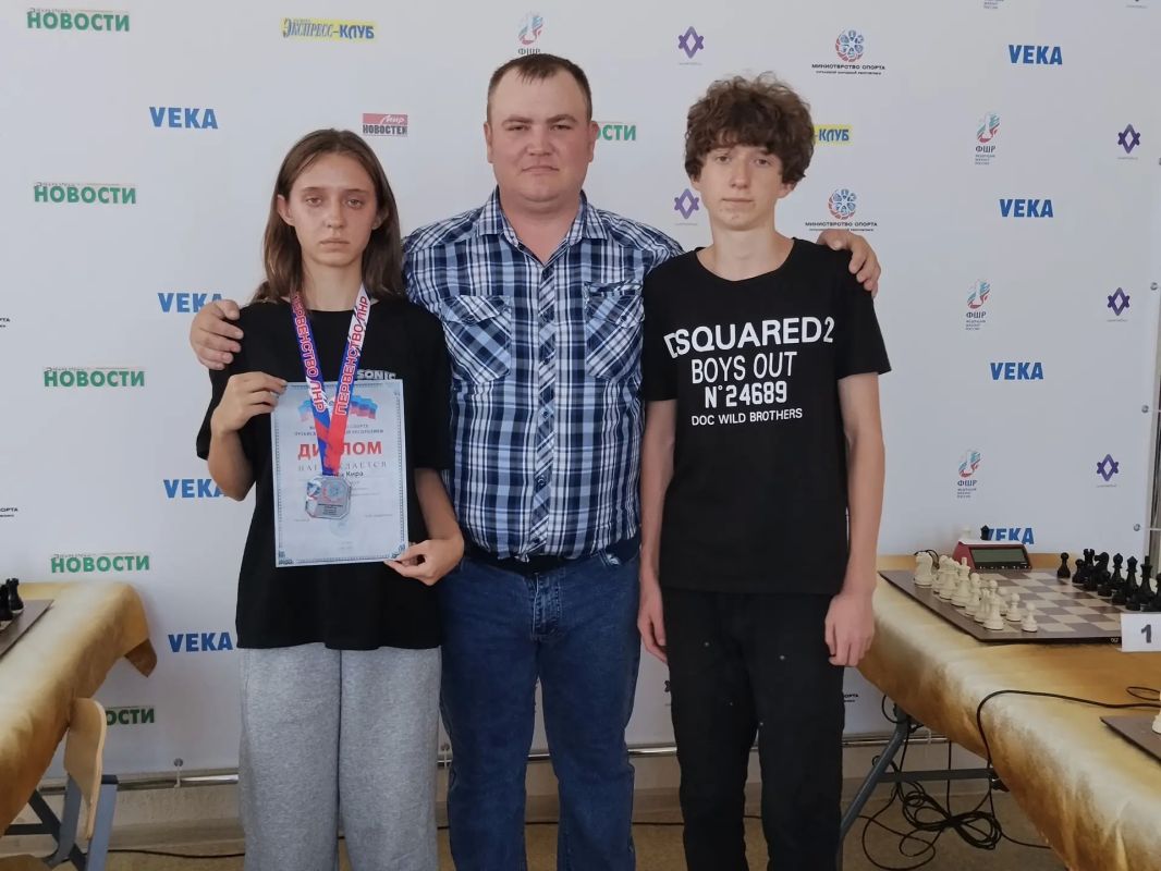 В Луганске состоялось Первенство Луганской Народной Республики по шахматам в дисциплине «блиц» с молниеносным контролем времени 3+2 В Луганске состоялось Первенство Луганской Народной Республики по шахматам в дисциплине «блиц» с молниеносным контролем времени 3+2