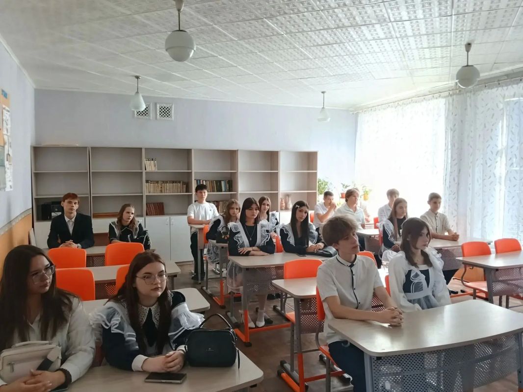 Сегодня специалисты территориального отделения Государственного казенного учреждения «Республиканский центр занятости населения Луганской Народной Республики» в городе Краснодоне и Краснодонском районе стали гостями на... Сегодня специалисты территориального отделения Государственного казенного учреждения «Республиканский центр занятости населения Луганской Народной Республики» в городе Краснодоне и Краснодонском районе стали гостями на...
