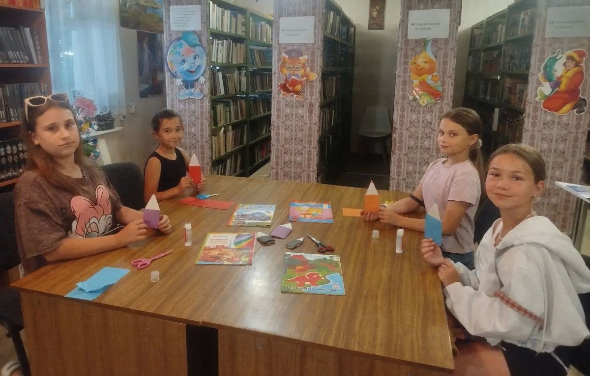 «Я красивая закладка, я нужна вам для порядка»: в библиотеке № 13 прошёл творческий мастеркласс «Я красивая закладка, я нужна вам для порядка»: в библиотеке № 13 прошёл творческий мастеркласс