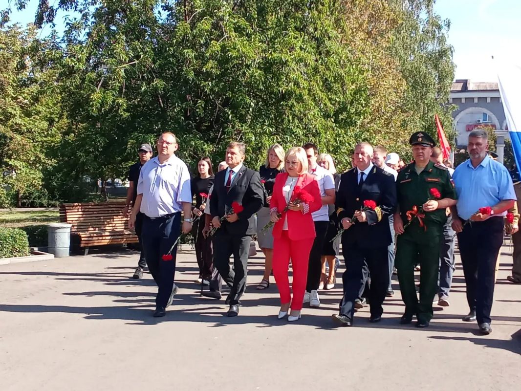 Помним и чтим: Алчевск отметил 83-ю годовщину освобождения от немецко-фашистских захватчиков