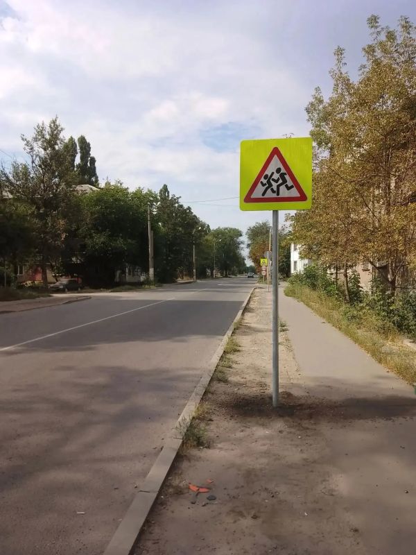 В городах Брянка и Стаханов обновили дорожную навигацию В городах Брянка и Стаханов обновили дорожную навигацию