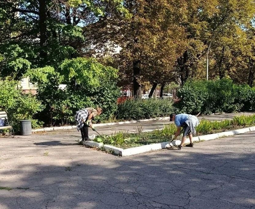 Коммунальными службами проведены работы на территории города Коммунальными службами проведены работы на территории города