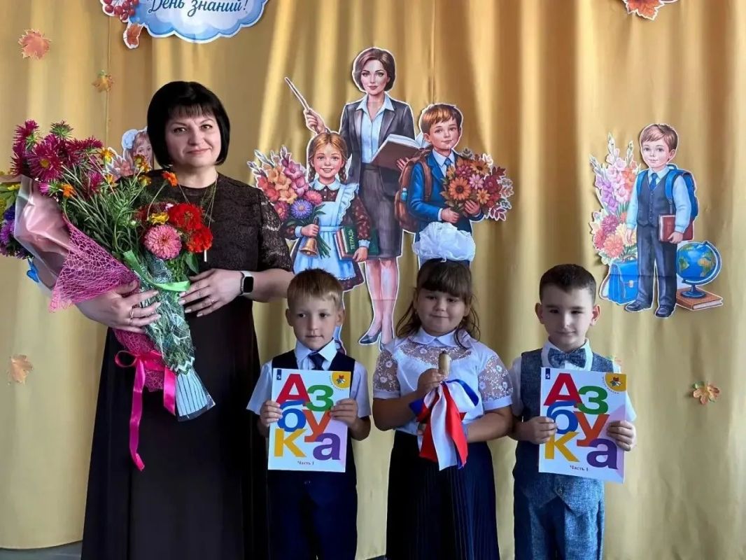 Праздник знаний и новых надежд: в Меловском муниципальном округе прозвенел Первый звонок Праздник знаний и новых надежд: в Меловском муниципальном округе прозвенел Первый звонок