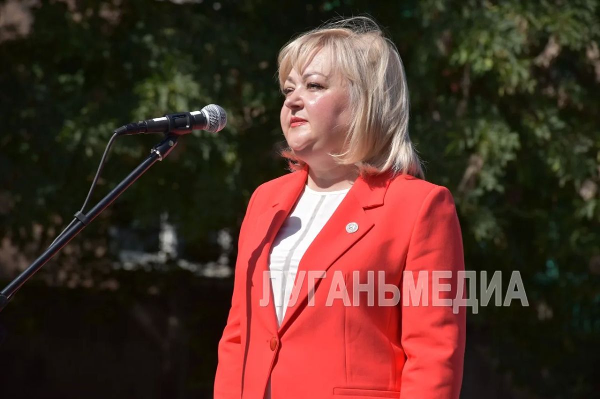 В Алчевске состоялось торжественное открытие второй входной группы Сквера Доблести и Славы В Алчевске состоялось торжественное открытие второй входной группы Сквера Доблести и Славы