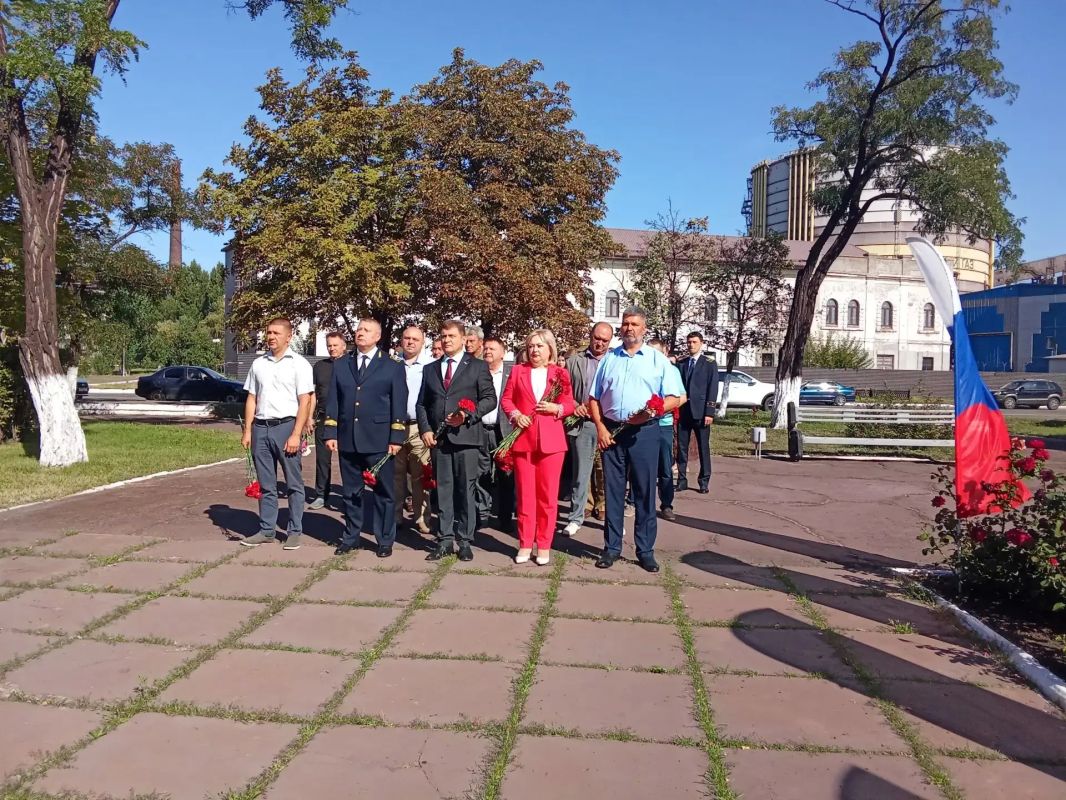 Помним и чтим: Алчевск отметил 83-ю годовщину освобождения от немецко-фашистских захватчиков Помним и чтим: Алчевск отметил 83-ю годовщину освобождения от немецко-фашистских захватчиков