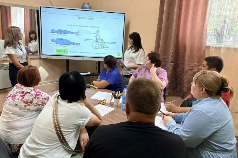 167 человек прошли обучение в Школах ухода 167 человек прошли обучение в Школах ухода