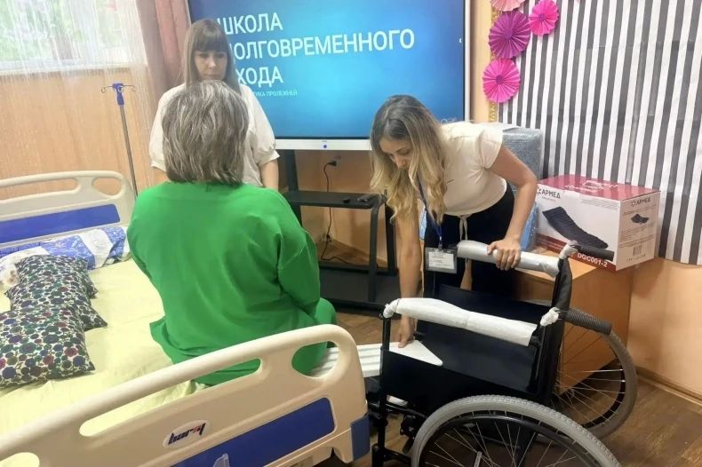 167 человек прошли обучение в Школах ухода 167 человек прошли обучение в Школах ухода