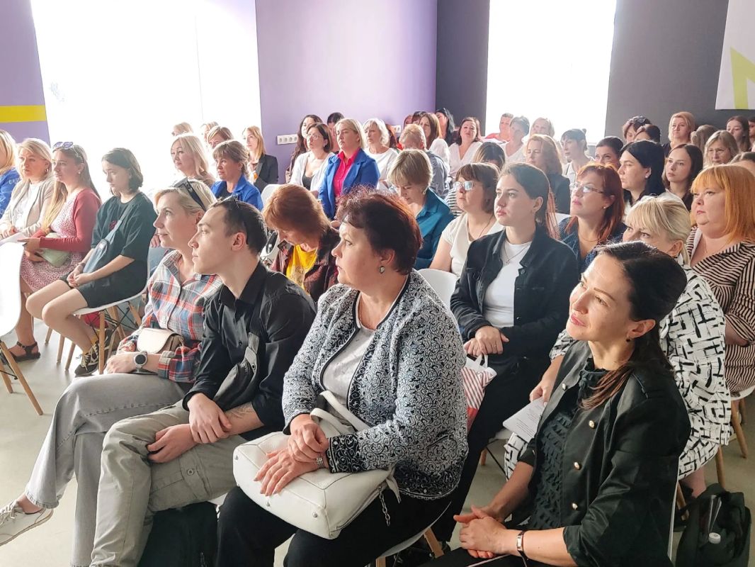 В Луганске прошёл методический семинар-практикум для специалистов социальной сферы В Луганске прошёл методический семинар-практикум для специалистов социальной сферы