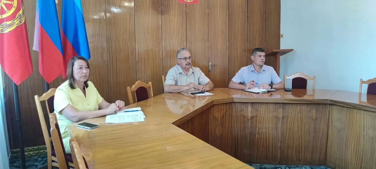 Под председательством главы Антрацитовского муниципального округа Сергея Саенко состоялось заседание штаба по гражданской обороне и чрезвычайным ситуациям