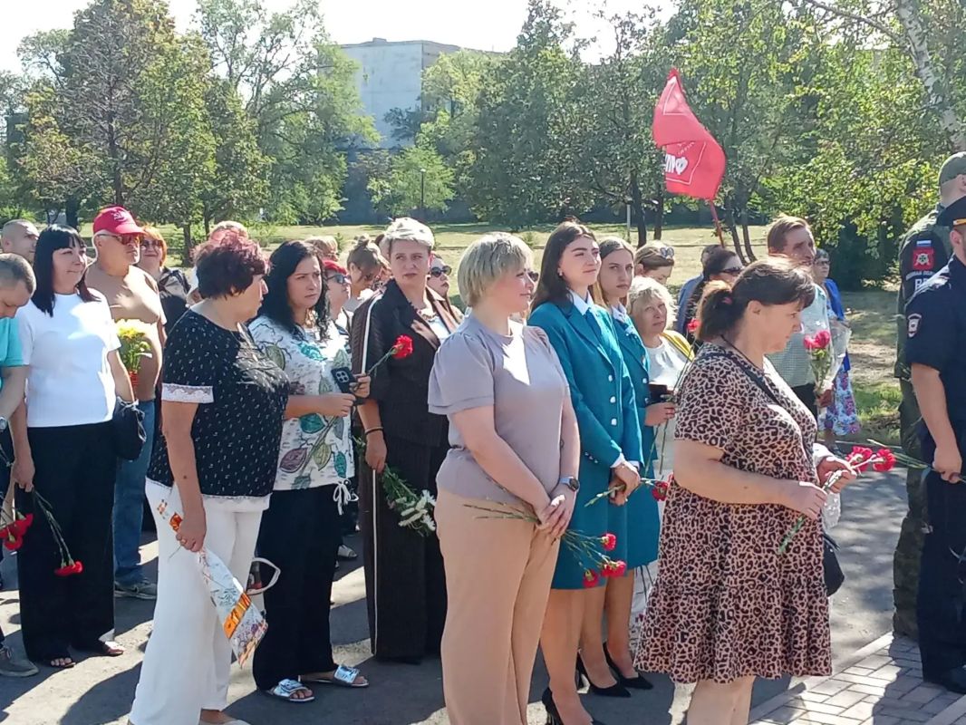 Помним и чтим: Алчевск отметил 83-ю годовщину освобождения от немецко-фашистских захватчиков Помним и чтим: Алчевск отметил 83-ю годовщину освобождения от немецко-фашистских захватчиков