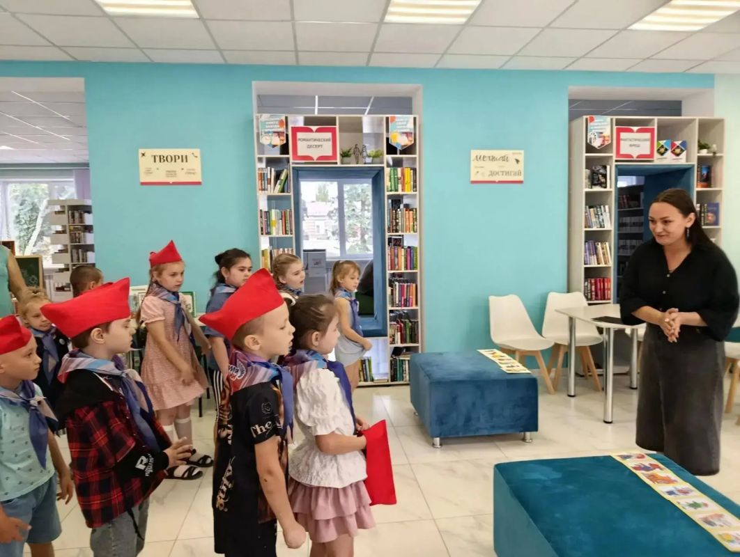 Познавательно-игровая программа «По дорогам сказок» Познавательно-игровая программа «По дорогам сказок»