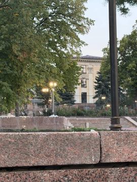 Сквер возле ЛГАКИ почти готов!