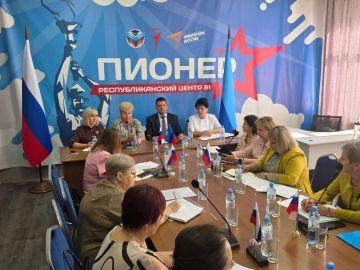 Олег Коваль: Совместно с Сенатором Совета Федерации Ольгой Бас, уполномоченной по правам ребёнка в ЛНР Инной Швенк и заместителем Министра образования и науки ЛНР Анжеликой Прядкиной провели совещание с начальниками...