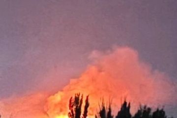 Кадры возгорания под Луганском публикуют в сети