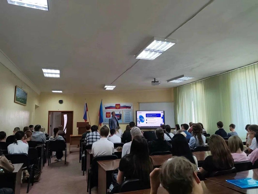 Знание.Безопасность: более 3000 молодых людей ЛНР получили знания о противодействии вербовке Знание.Безопасность: более 3000 молодых людей ЛНР получили знания о противодействии вербовке