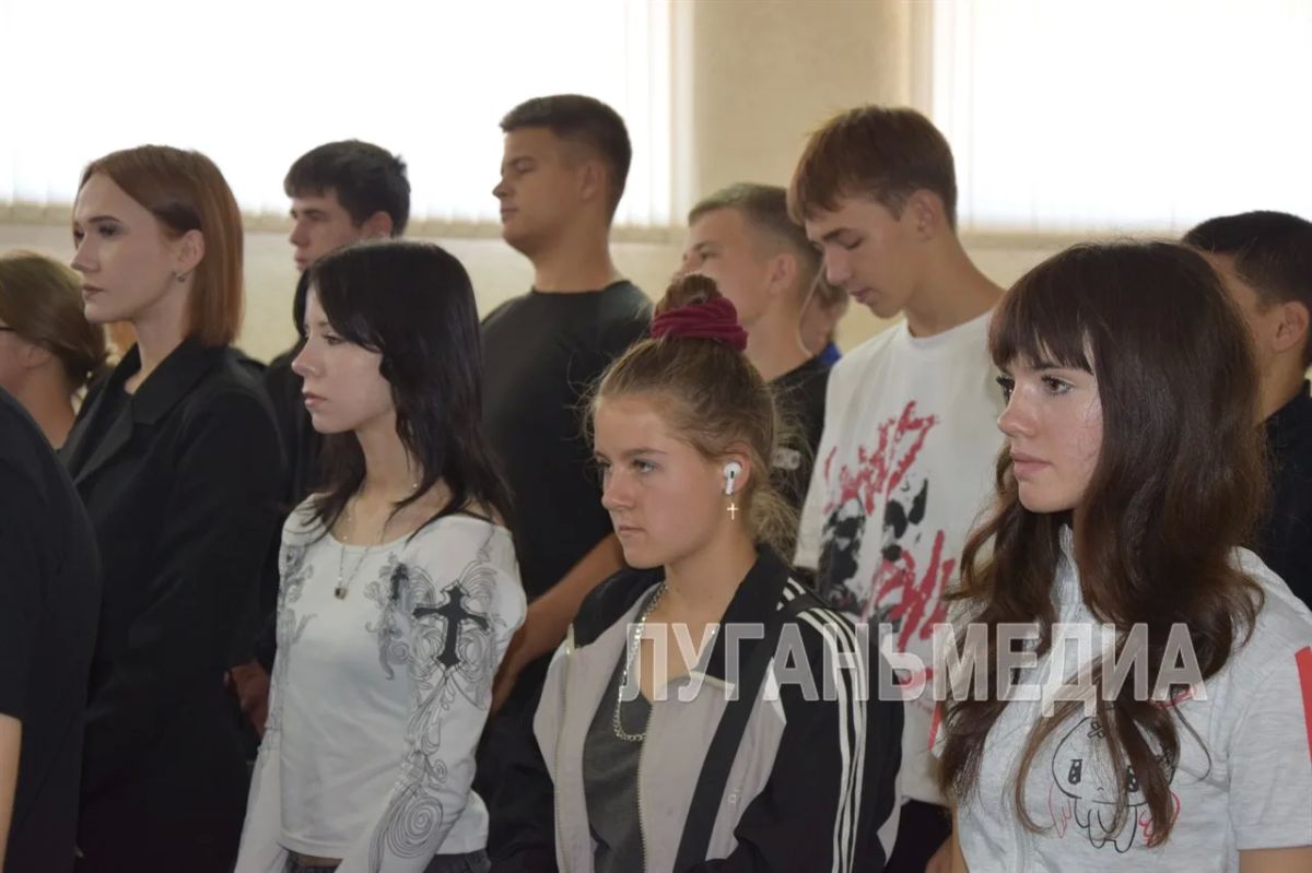 В Славяносербске почтили память жертв террористических актов В Славяносербске почтили память жертв террористических актов