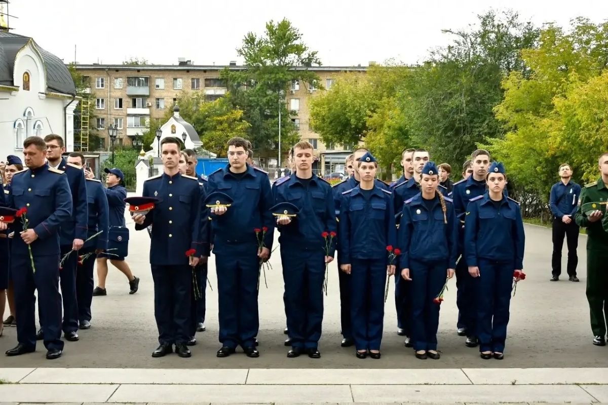 Офицеры СК России и обучающиеся ведомственных образовательных организаций приняли участие в мероприятиях, приуроченных ко Дню солидарности в борьбе с терроризмом Офицеры СК России и обучающиеся ведомственных образовательных организаций приняли участие в мероприятиях, приуроченных ко Дню солидарности в борьбе с терроризмом