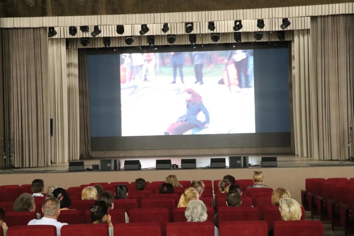 Продолжаем показ добрых российских фильмов! Продолжаем показ добрых российских фильмов!