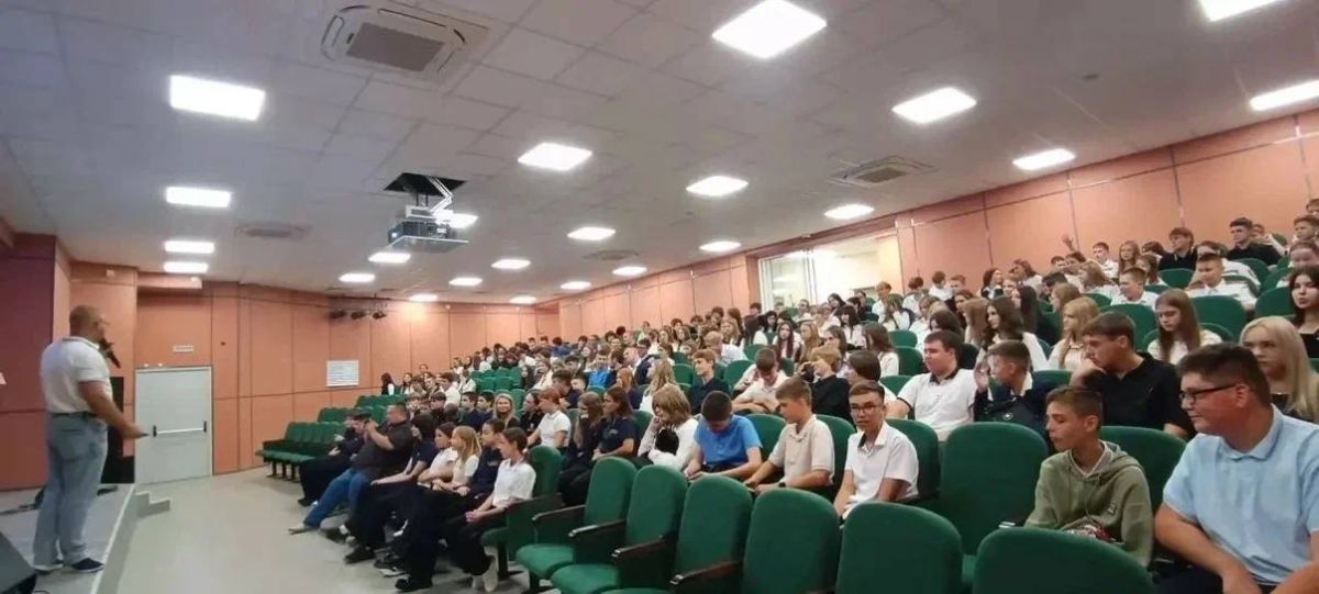 Знание.Безопасность: более 3000 молодых людей ЛНР получили знания о противодействии вербовке Знание.Безопасность: более 3000 молодых людей ЛНР получили знания о противодействии вербовке