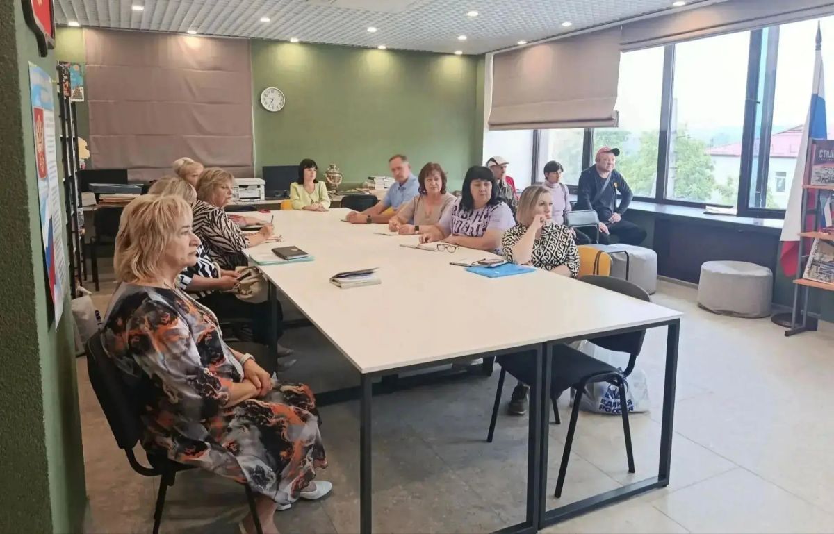 «ТЕРРОРИЗМ — ПРОБЛЕМА СОВРЕМЕННОСТИ»: В СТАНИЧНО-ЛУГАНСКОЙ ЦЕНТРАЛЬНОЙ БИБЛИОТЕКЕ ПРОШЁЛ РАЗГОВОР, КОТОРЫЙ КАСАЕТСЯ КАЖДОГО «ТЕРРОРИЗМ — ПРОБЛЕМА СОВРЕМЕННОСТИ»: В СТАНИЧНО-ЛУГАНСКОЙ ЦЕНТРАЛЬНОЙ БИБЛИОТЕКЕ ПРОШЁЛ РАЗГОВОР, КОТОРЫЙ КАСАЕТСЯ КАЖДОГО