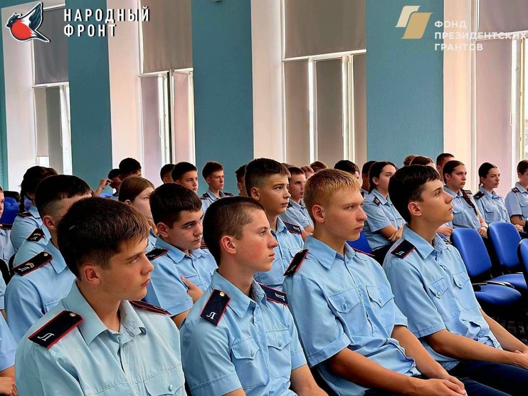 В День солидарности борьбы с терроризмом Молодёжка НФ совместно с сотрудником Центра по противодействию экстремизму МВД ЛНР и начальником отделения информационной безопасности военной комендатуры ЛНР провела лекцию для... В День солидарности борьбы с терроризмом Молодёжка НФ совместно с сотрудником Центра по противодействию экстремизму МВД ЛНР и начальником отделения информационной безопасности военной комендатуры ЛНР провела лекцию для...
