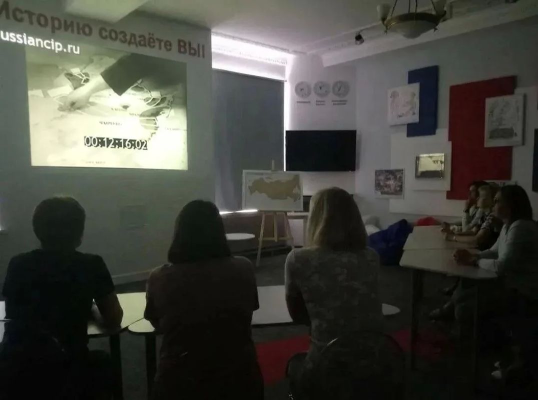 В Лутугинском районном доме культуры прошёл вечер памяти «Восточный рубеж» В Лутугинском районном доме культуры прошёл вечер памяти «Восточный рубеж»
