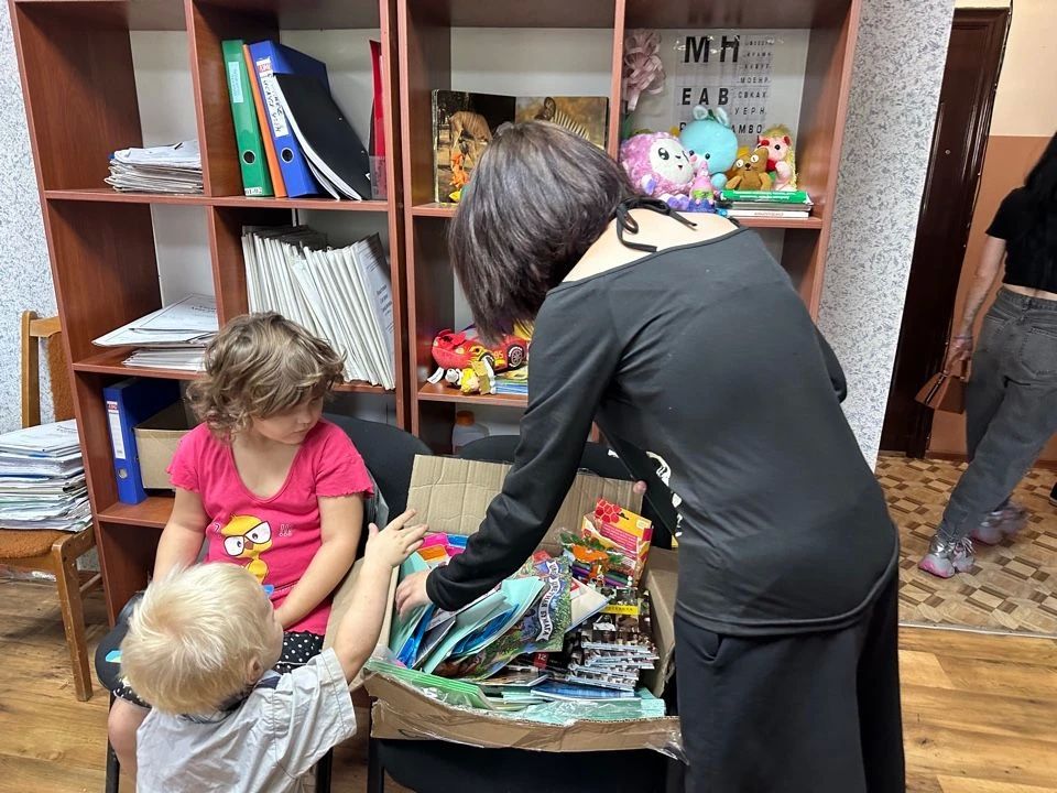 Рука помощи: канцтовары ко Дню знаний для детей Перевальского округа Рука помощи: канцтовары ко Дню знаний для детей Перевальского округа