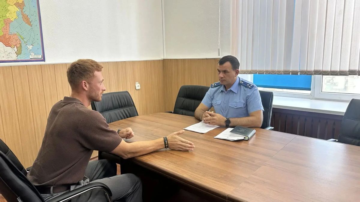 Луганским транспортным прокурором проведен прием предпринимателей Луганским транспортным прокурором проведен прием предпринимателей