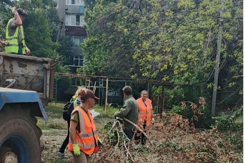 В Свердловском округе продолжается наведение порядка В Свердловском округе продолжается наведение порядка