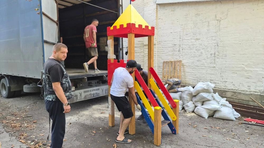 В парке им. Героев появится современная детская площадка В парке им. Героев появится современная детская площадка