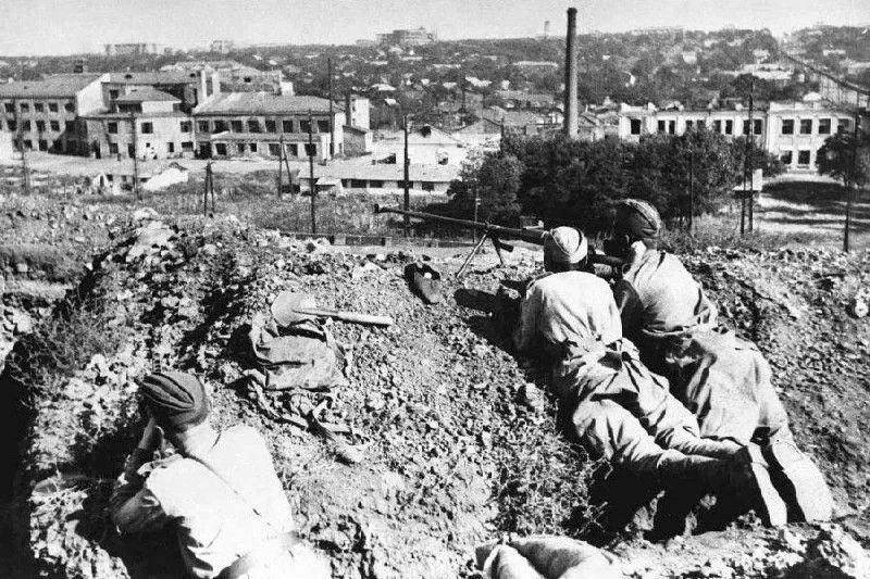 4 сентября 1943 года - день освобождения Ворошиловградской (Луганской) области от немецко-фашистских захватчиков 4 сентября 1943 года - день освобождения Ворошиловградской (Луганской) области от немецко-фашистских захватчиков
