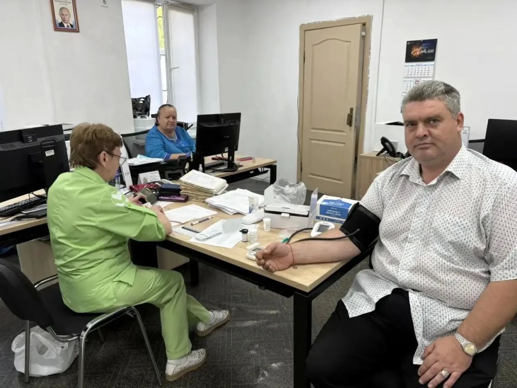 Забота о здоровье на рабочем месте: Мобильные бригады Славяносербской ЦРБ продолжают выездную диспансеризацию коллективов Забота о здоровье на рабочем месте: Мобильные бригады Славяносербской ЦРБ продолжают выездную диспансеризацию коллективов