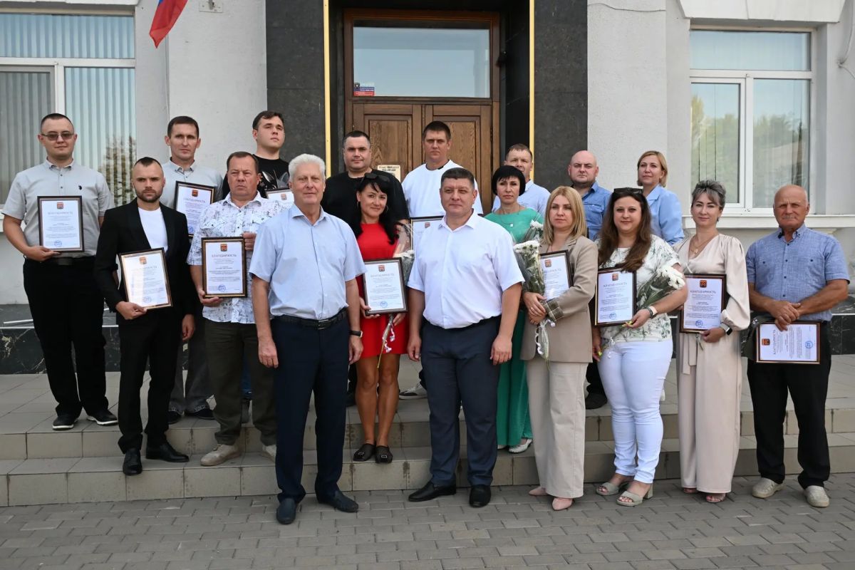Сегодня в Администрации округа провел торжественный прием в преддверии Дня работников нефтяной и газовой промышленности