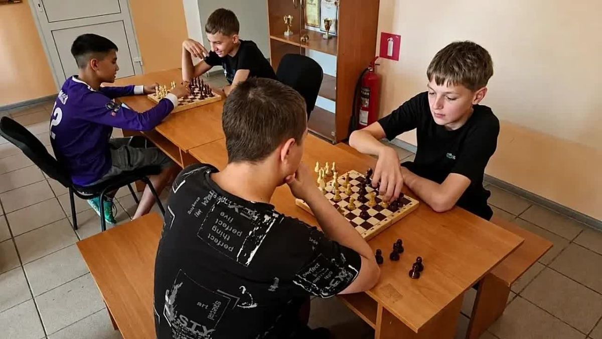 В поселке Новосветловка прошел шахматный турнир