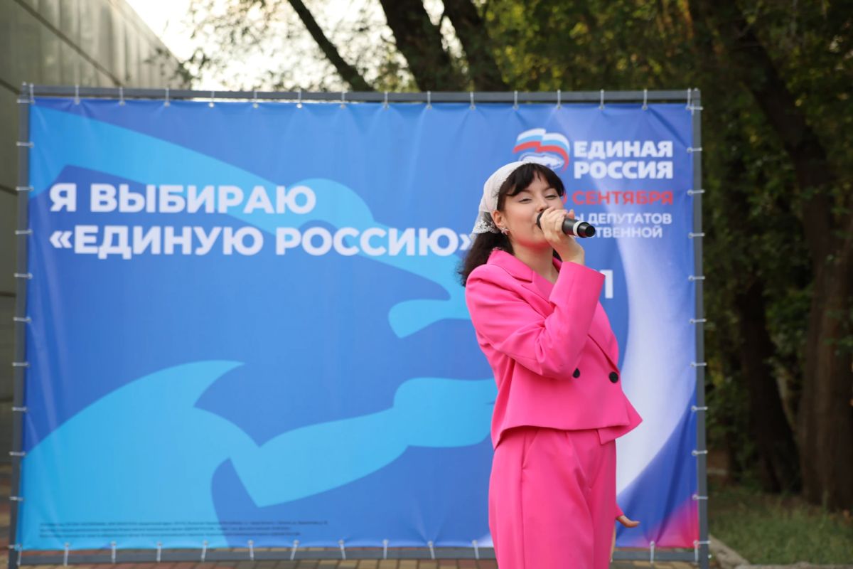 «Выборный десант» побывал еще в двух районах Луганска «Выборный десант» побывал еще в двух районах Луганска
