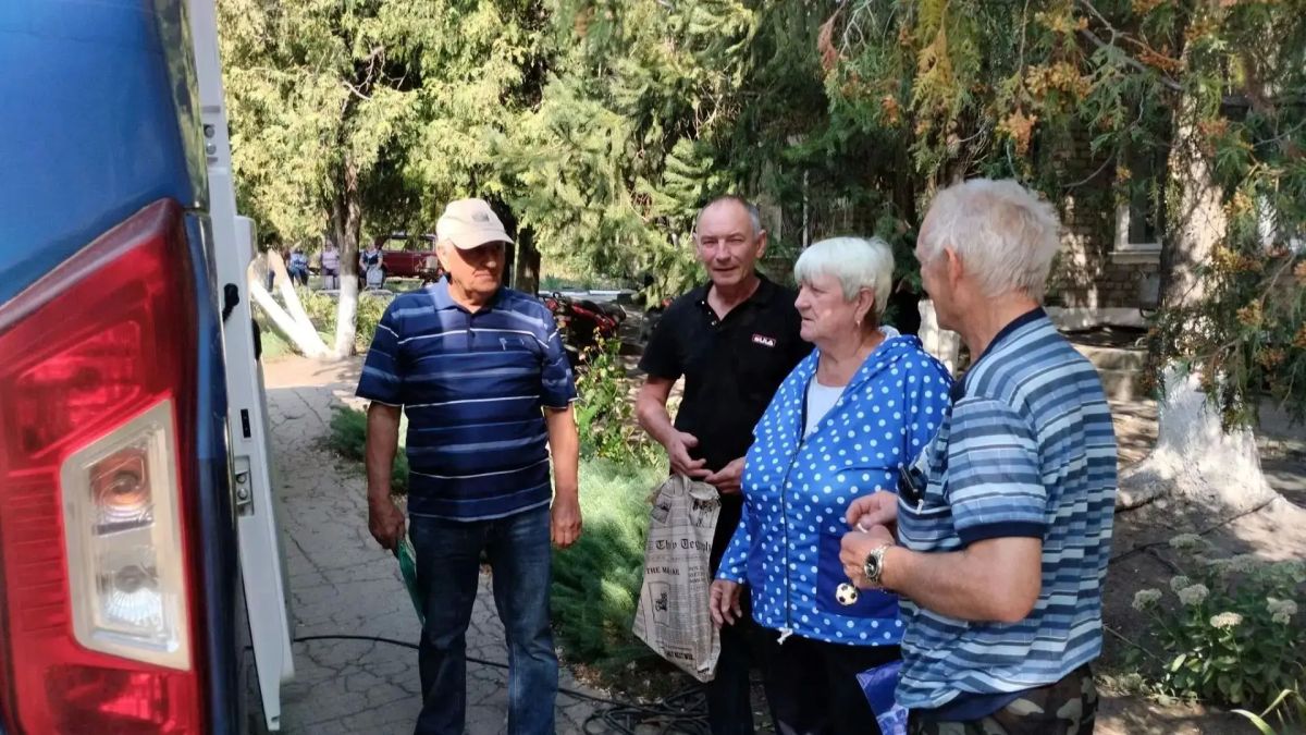 4 сентября в г. Миусинск сотрудники ОП «Энергосбыт Луганск» провели выездное обслуживание населения с использованием передвижного мобильного центра обслуживания клиентов (ЦОК) 4 сентября в г. Миусинск сотрудники ОП «Энергосбыт Луганск» провели выездное обслуживание населения с использованием передвижного мобильного центра обслуживания клиентов (ЦОК)
