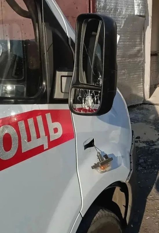 Машину скорой атаковали с воздуха прямо во время вызова в Рубежном Машину скорой атаковали с воздуха прямо во время вызова в Рубежном