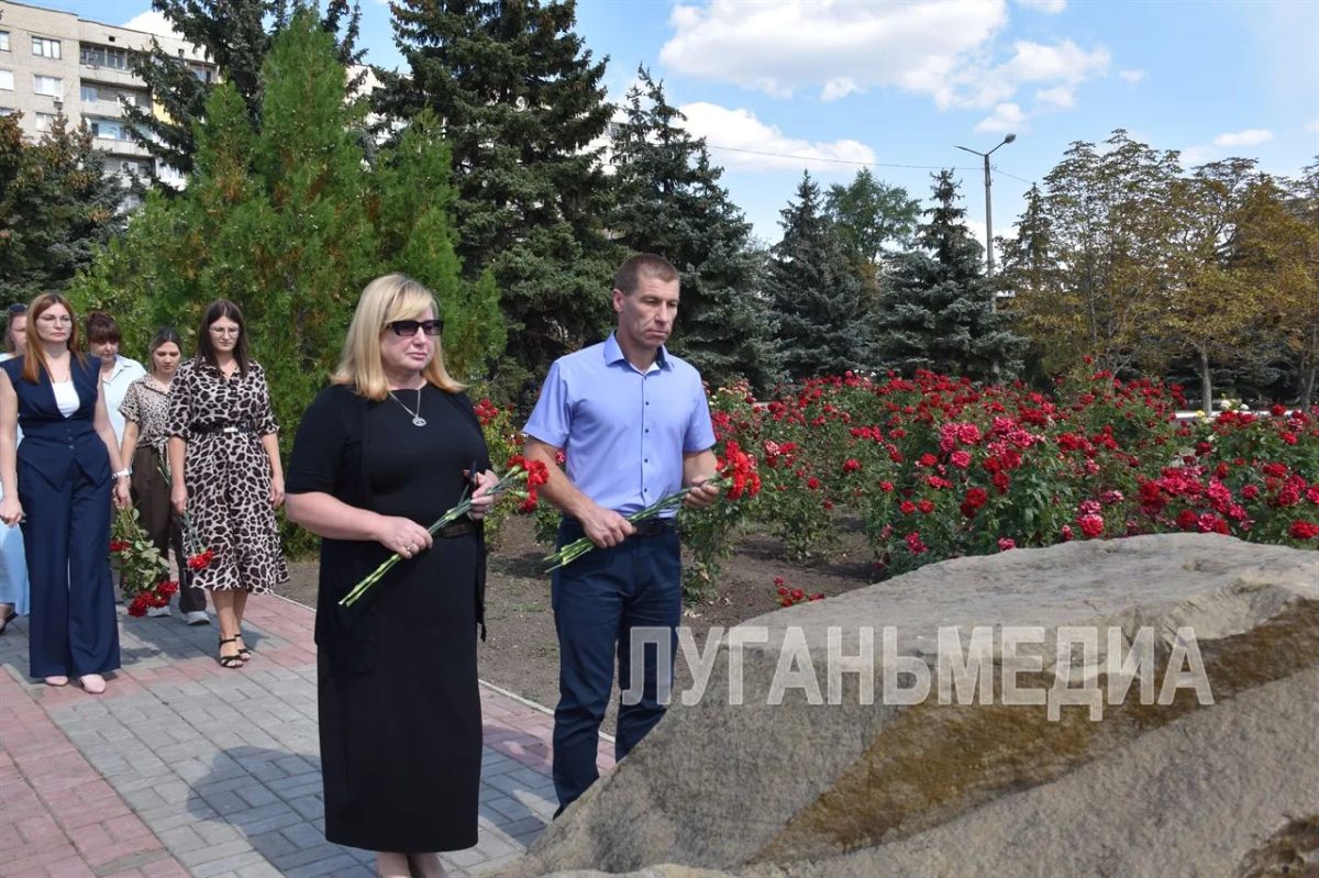 В Первомайске состоялось мероприятие, посвященное Дню неизвестного солдата - защитника Луганской Народной Республики В Первомайске состоялось мероприятие, посвященное Дню неизвестного солдата - защитника Луганской Народной Республики