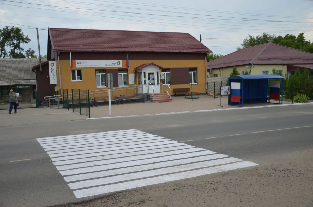 Безопасность детей — в приоритете: в Новоайдарском округе обновили дорожную разметку у школ Безопасность детей — в приоритете: в Новоайдарском округе обновили дорожную разметку у школ