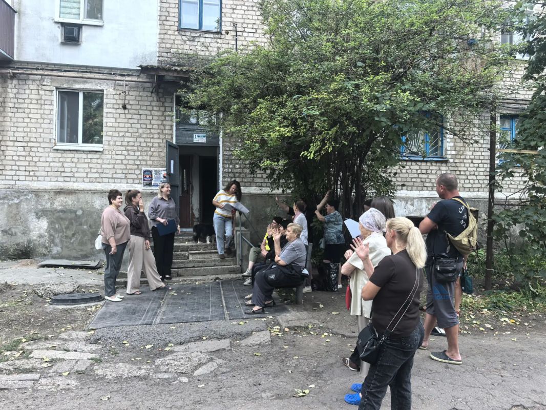 В Молодогвардейске жители двух домов объединились в ТОС «Добрососедство» В Молодогвардейске жители двух домов объединились в ТОС «Добрососедство»