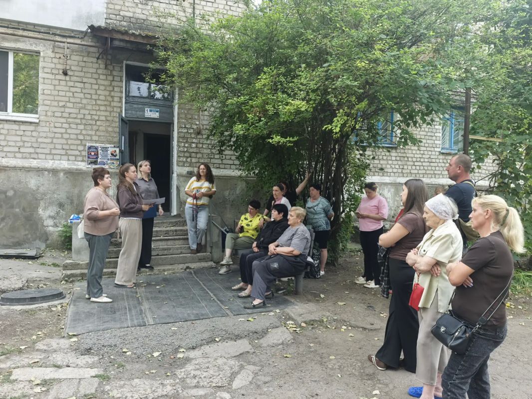 В Молодогвардейске жители двух домов объединились в ТОС «Добрососедство» В Молодогвардейске жители двух домов объединились в ТОС «Добрососедство»
